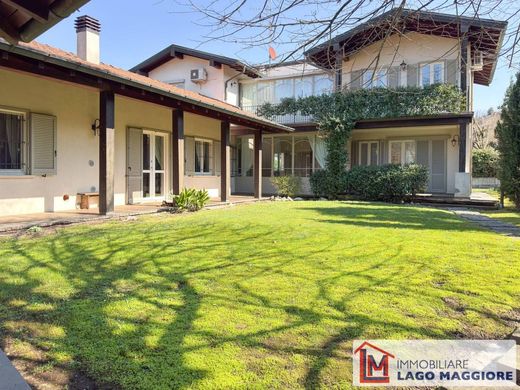Villa in Travedona Monate, Provincia di Varese