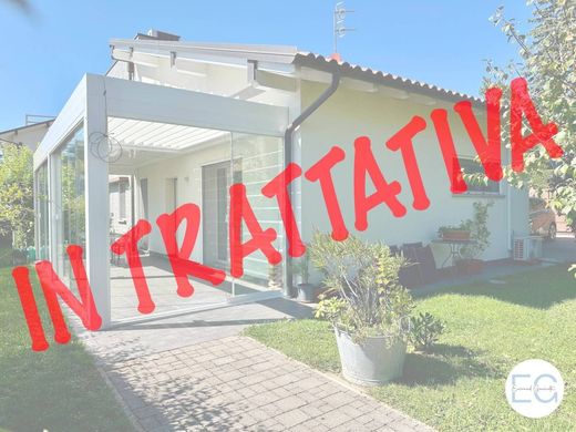 Villa Luvinate, Varese ilçesinde