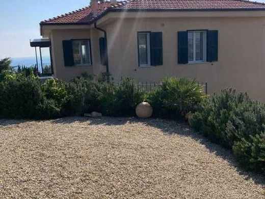 Villa - Costarainera, Provincia di Imperia