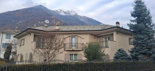 别墅  Tirano, 松德里奥省