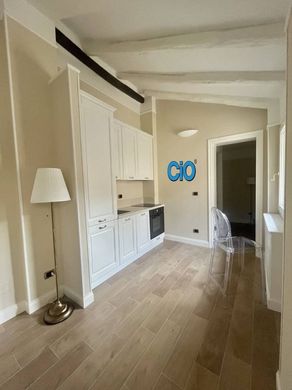 Apartment / Etagenwohnung in Bologna, Emilia-Romagna