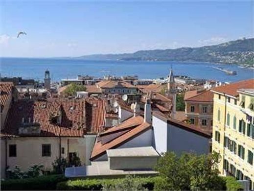 Appartamento a Trieste, Friuli Venezia Giulia