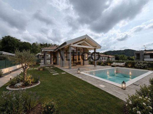 Villa en Viganò, Provincia di Lecco