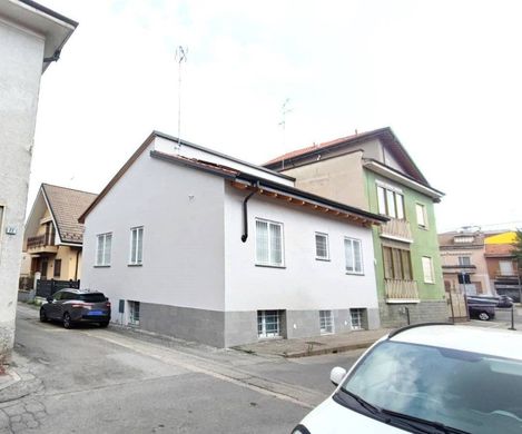 Villa - Locate di Triulzi, Milão