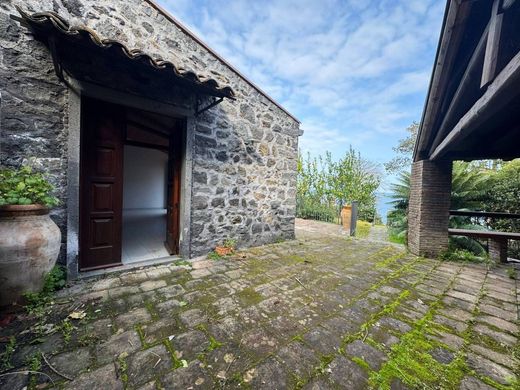 Villa Acireale, Catania ilçesinde