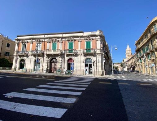 Appartamento a Messina, Sicilia