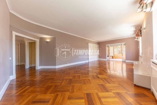 Apartment / Etagenwohnung in Rom, Latium