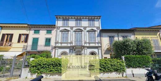 Villa en Viareggio, Lucca