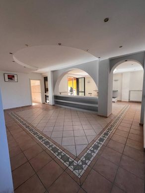 Villa Garbagnate Milanese, Milano ilçesinde