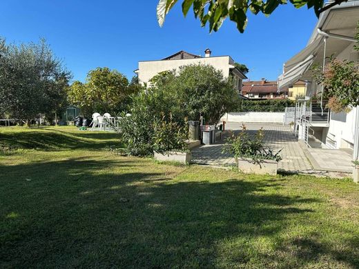 Casa di lusso a Prato, Toscana