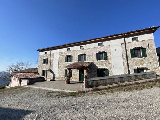 Landsitz in Gazzola, Provincia di Piacenza