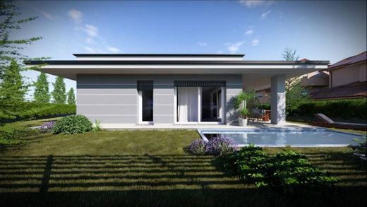Villa en Meda, Provincia di Monza e della Brianza