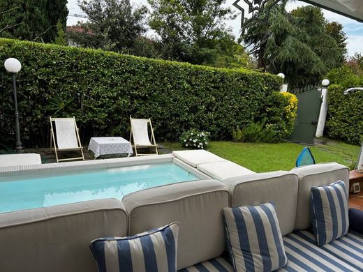 ﻓﻴﻼ ﻓﻲ Forte dei Marmi, Provincia di Lucca