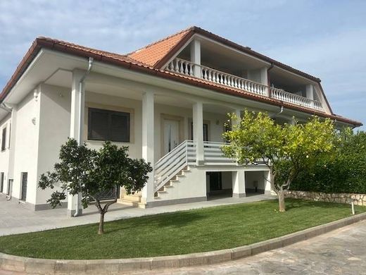 Villa in Fiano Romano, Rome