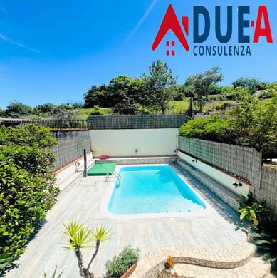 Terraced house in Pozzuoli, Naples