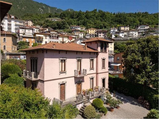 Villa in Lovere, Provincia di Bergamo