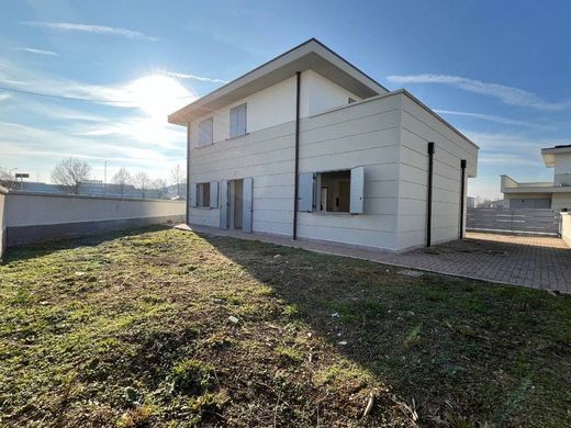 Villa a Reggio Emilia, Emilia-Romagna