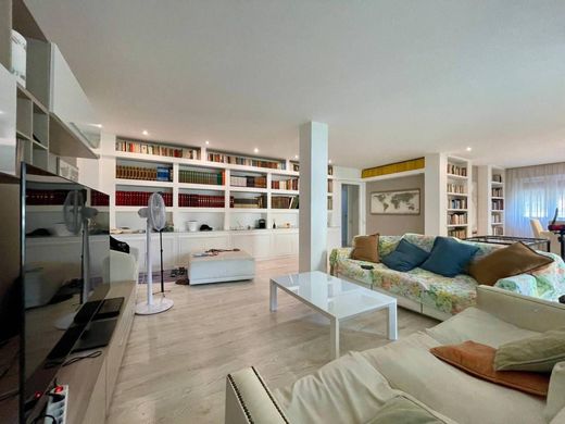 Apartment / Etagenwohnung in Rom, Latium