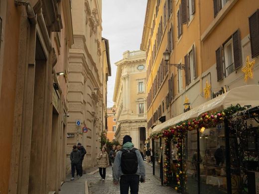 Apartment / Etagenwohnung in Rom, Latium