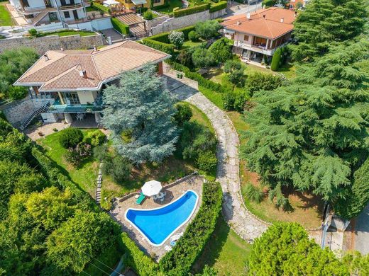 Villa a Grezzana, Verona