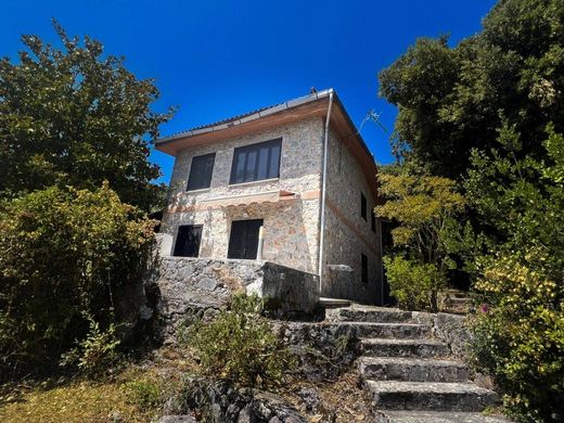 Villa San Giovanni A Piro, Salerno ilçesinde