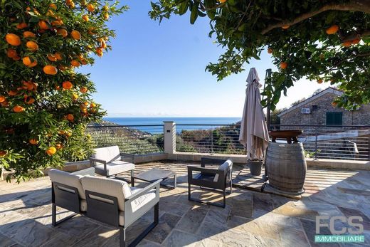 别墅  Finale Ligure, 萨沃纳省