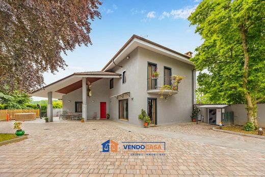 Villa in Savigliano, Provincia di Cuneo