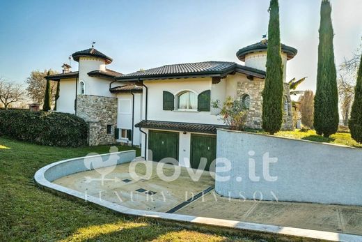 Villa in Martinengo, Provincia di Bergamo