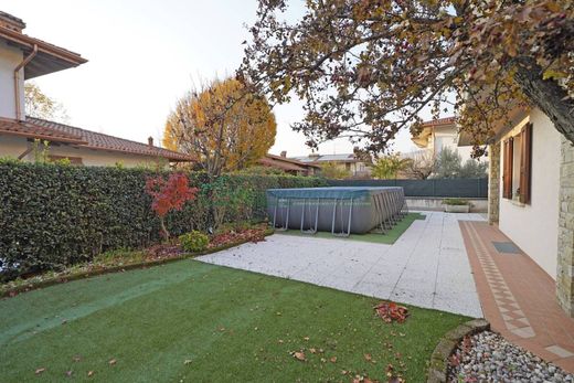 Willa w Prevalle, Provincia di Brescia