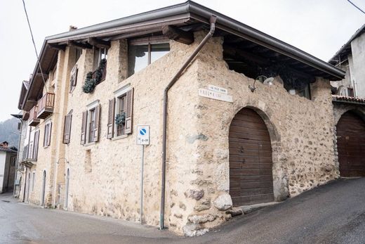 Villa en Borno, Provincia di Brescia