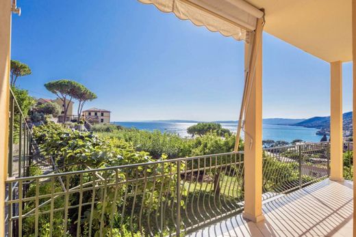 Villa Camogli, Genova ilçesinde