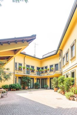 Villa in Milan, Lombardy
