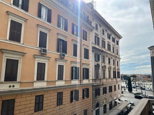 Apartment / Etagenwohnung in Rom, Latium