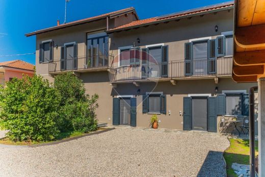 别墅  布斯托-阿西齊奧, 瓦雷泽省