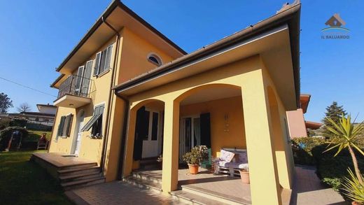 Willa w Montecarlo, Provincia di Lucca