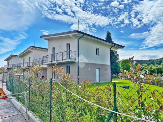 Villa en Sesto Calende, Provincia di Varese