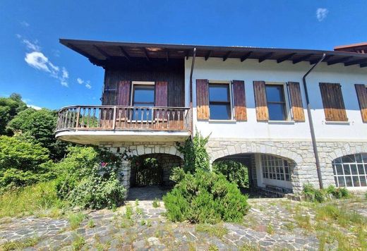 Βίλα σε Madonna del Sasso, Provincia Verbano-Cusio-Ossola