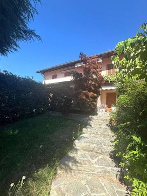 Villa in Gaggiano, Milan