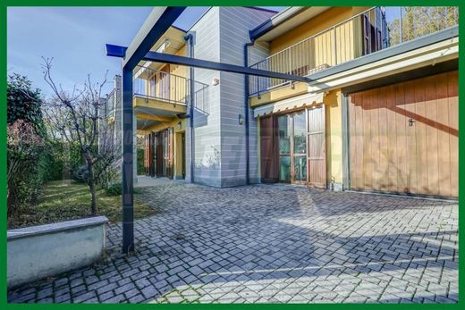 빌라 / Comerio, Provincia di Varese