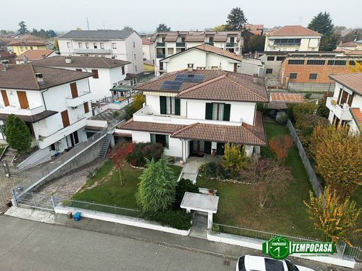 Villa in Rottofreno, Provincia di Piacenza