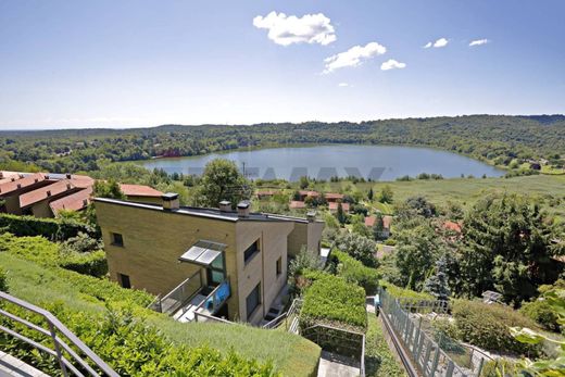 Villa in Montorfano, Provincia di Como