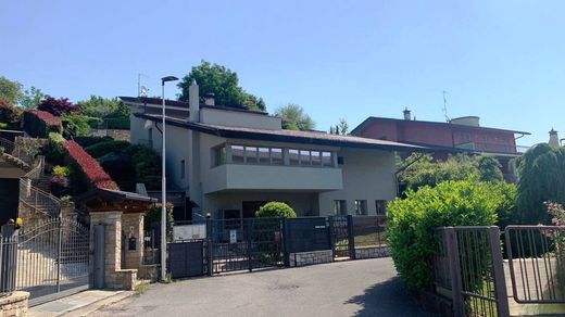 Villa a Villa d'Almè, Bergamo