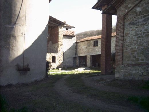 Casa di lusso a Travo, Piacenza