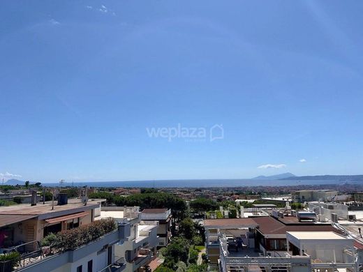 Penthouse in San Sebastiano al Vesuvio, Neapel