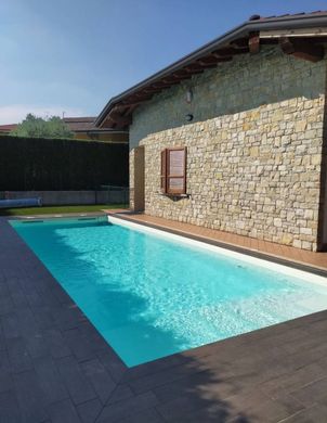 Villa in Albano Sant'Alessandro, Provincia di Bergamo
