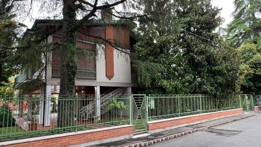 Villa Modena, Modena ilçesinde