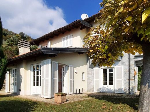 Villa a Oggebbio, Verbano-Cusio-Ossola