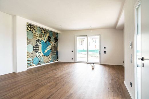 Villa in Orzinuovi, Provincia di Brescia