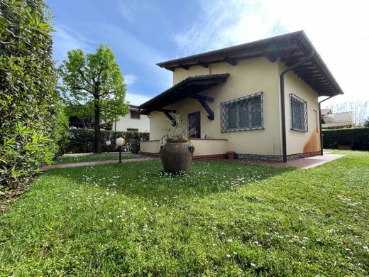 Pietrasanta, Provincia di Luccaのヴィラ