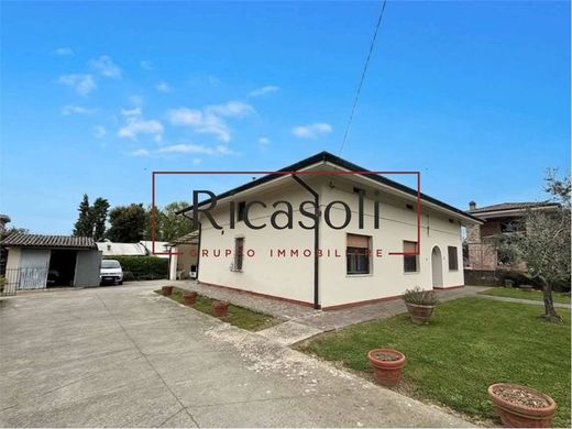Luxury home in Porcari, Provincia di Lucca